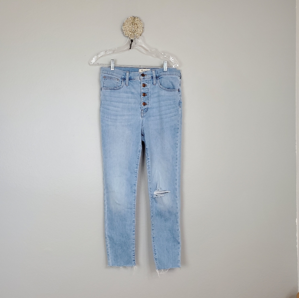 Madewell 11" High-Rise Roadtripper Jeans in Beckwith Wash: Button-Front Edition - Picture 4 of 15